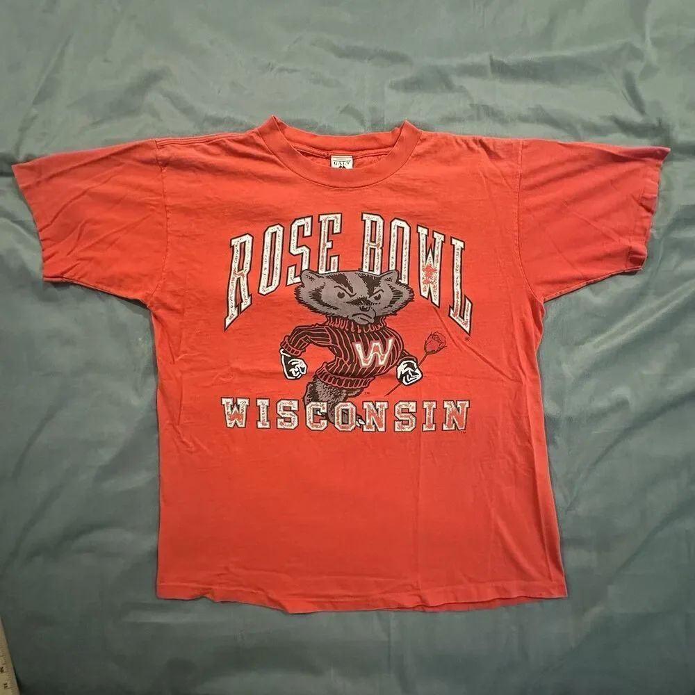 Vintage 90s Wisconsin Badgers Rose Bowl T-Shirt Made in USA Mascot 1994 NCAA